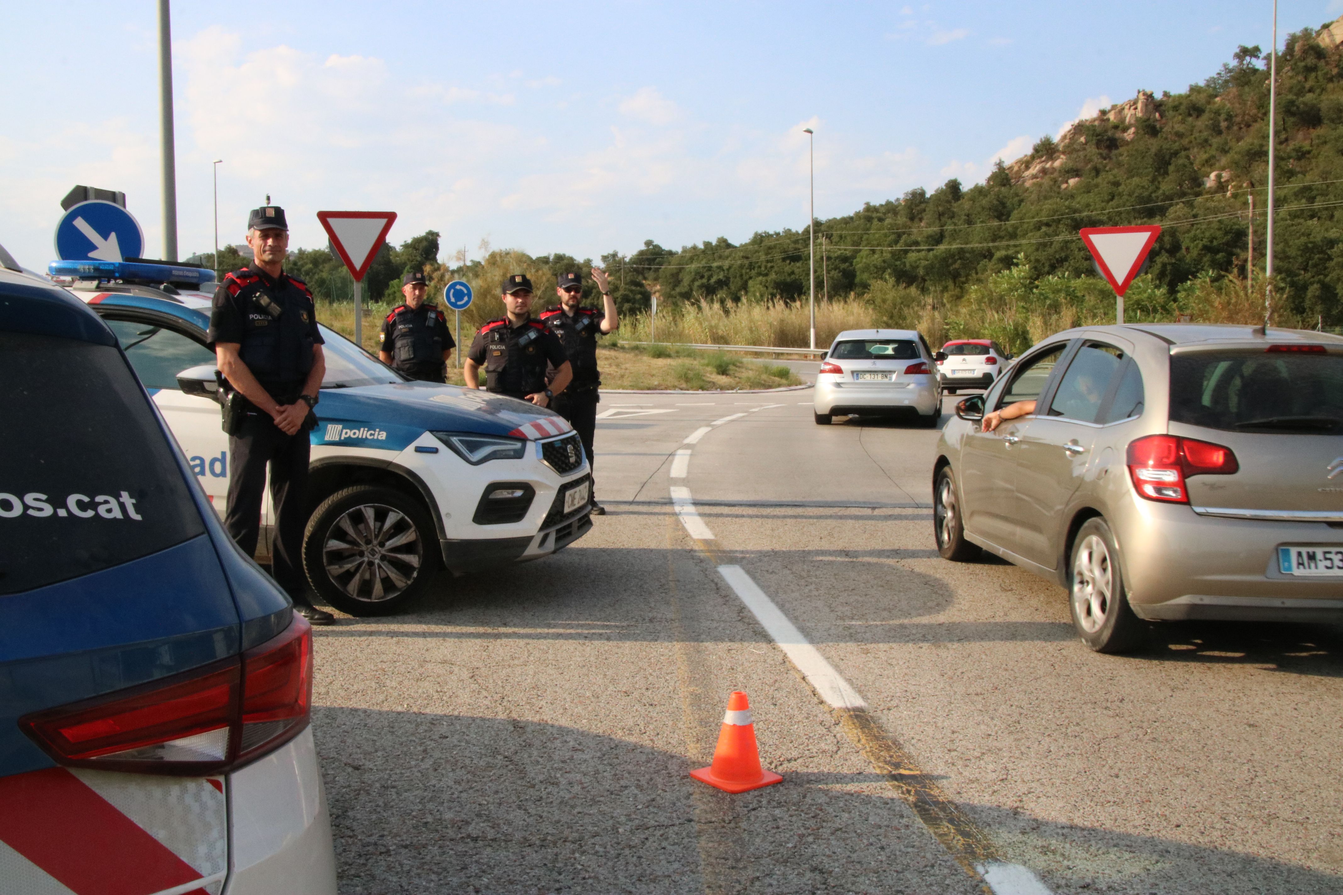 Control dels Mossos per intentar trobar Carles Puigdemont al Pertús