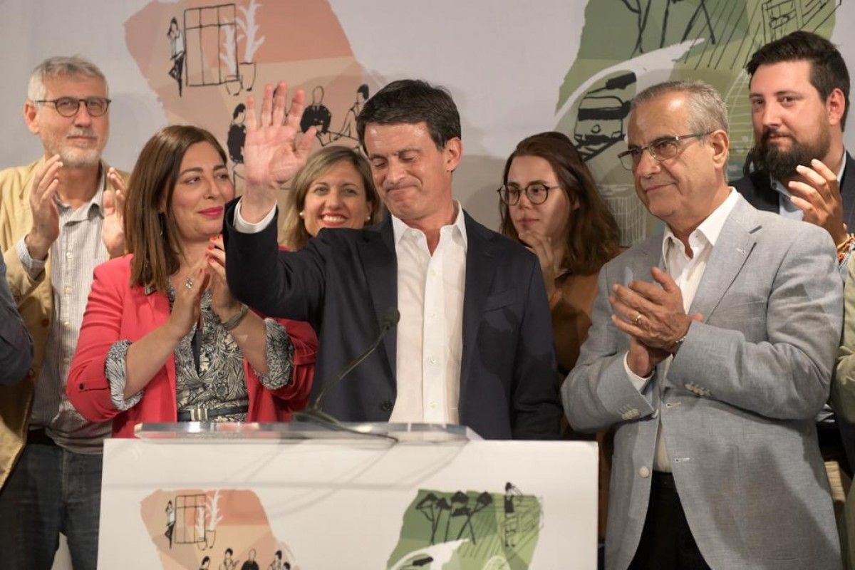 Valls admetent els mals resultats de les municipals.