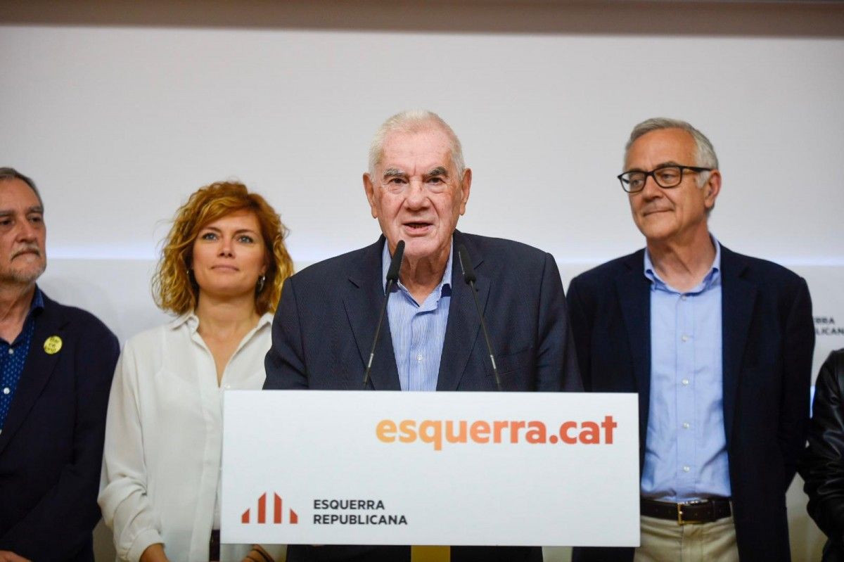 Ernest Maragall, amb Elisenda Alamany i Miquel Puig, en roda de premsa 