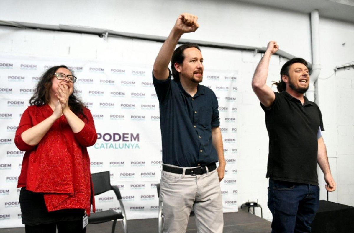 Pablo Iglesias, al costat de Noe Bail, secretària general de Podem Catalunya, en un acte de campanya.