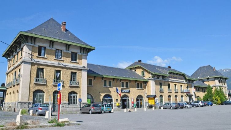 Imatge de l'entrada de l'estació ferroviària internacional de La Tor de Querol Foto: ©Pyrénées-Cerdagne