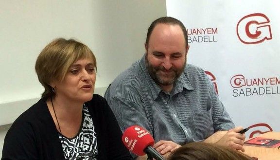 Marisol Martínez i Miquel Soler, portaveu i regidor de Guanyem Sabadell.