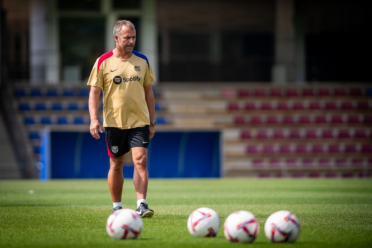 Hansi Flick, en un entrenament amb el Barça