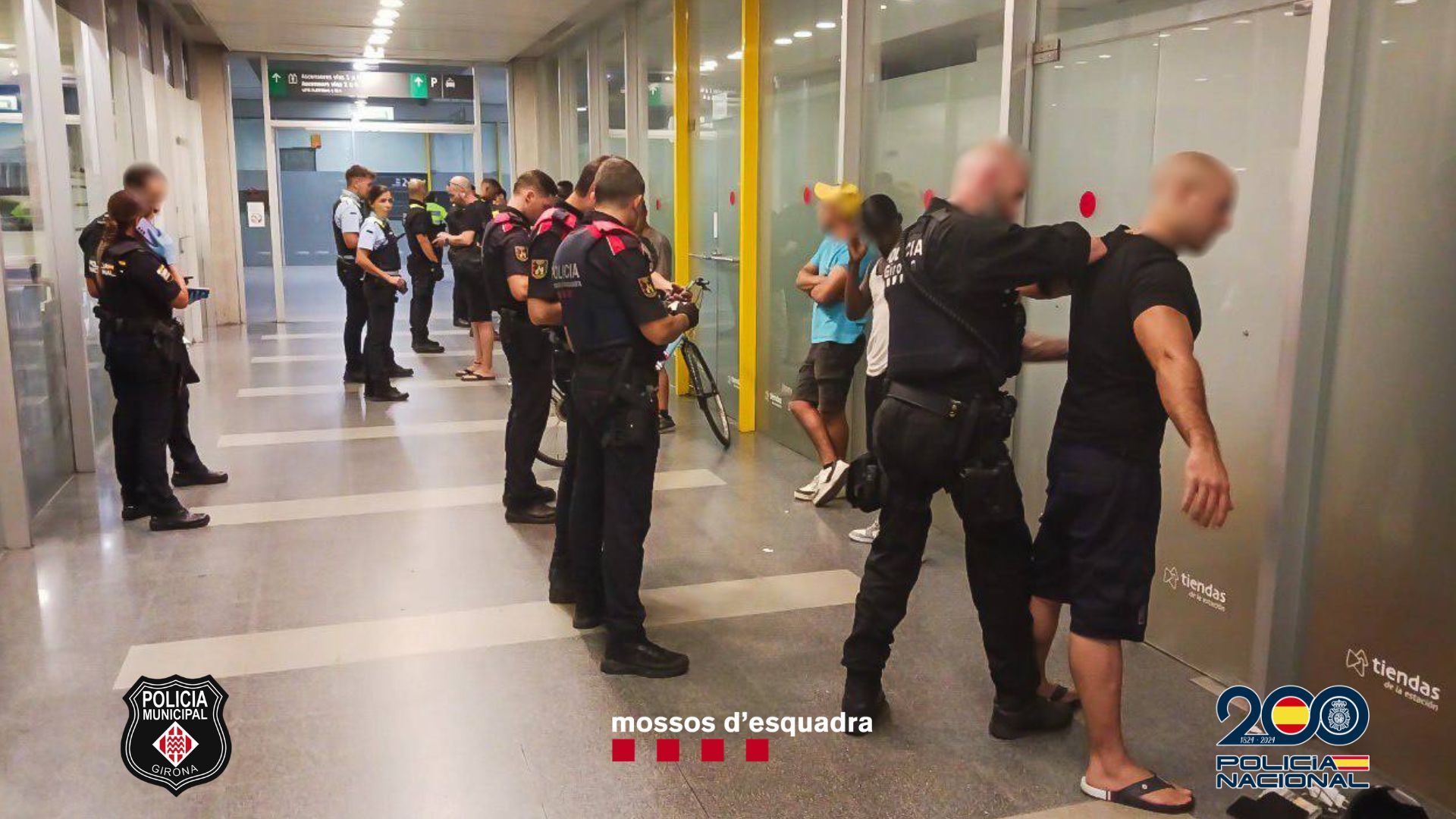 Imatge del dispositiu policial a Girona. 