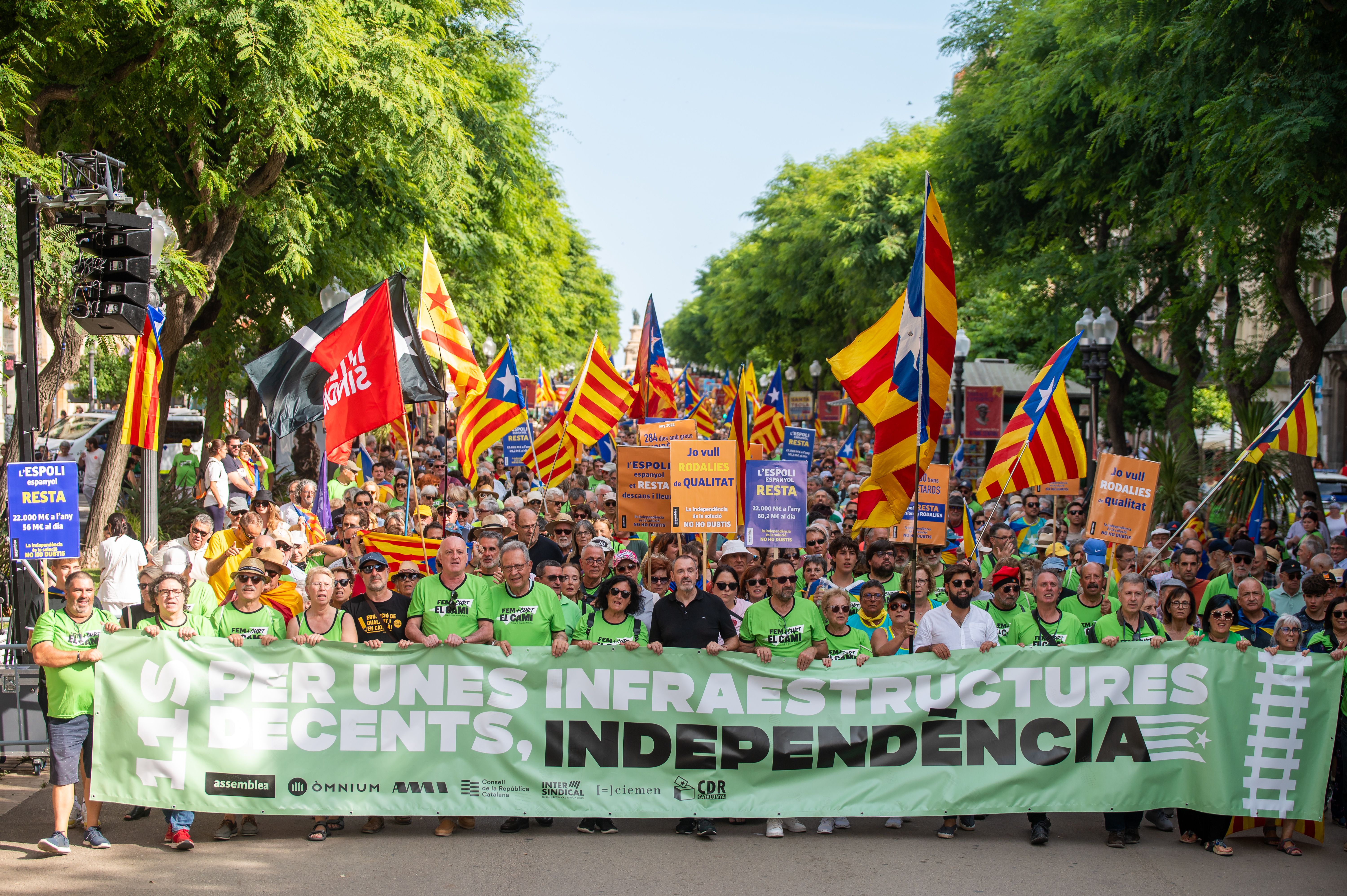 La manifestació de la Diada a Tarragona clama per una bona xarxa de Rodalies