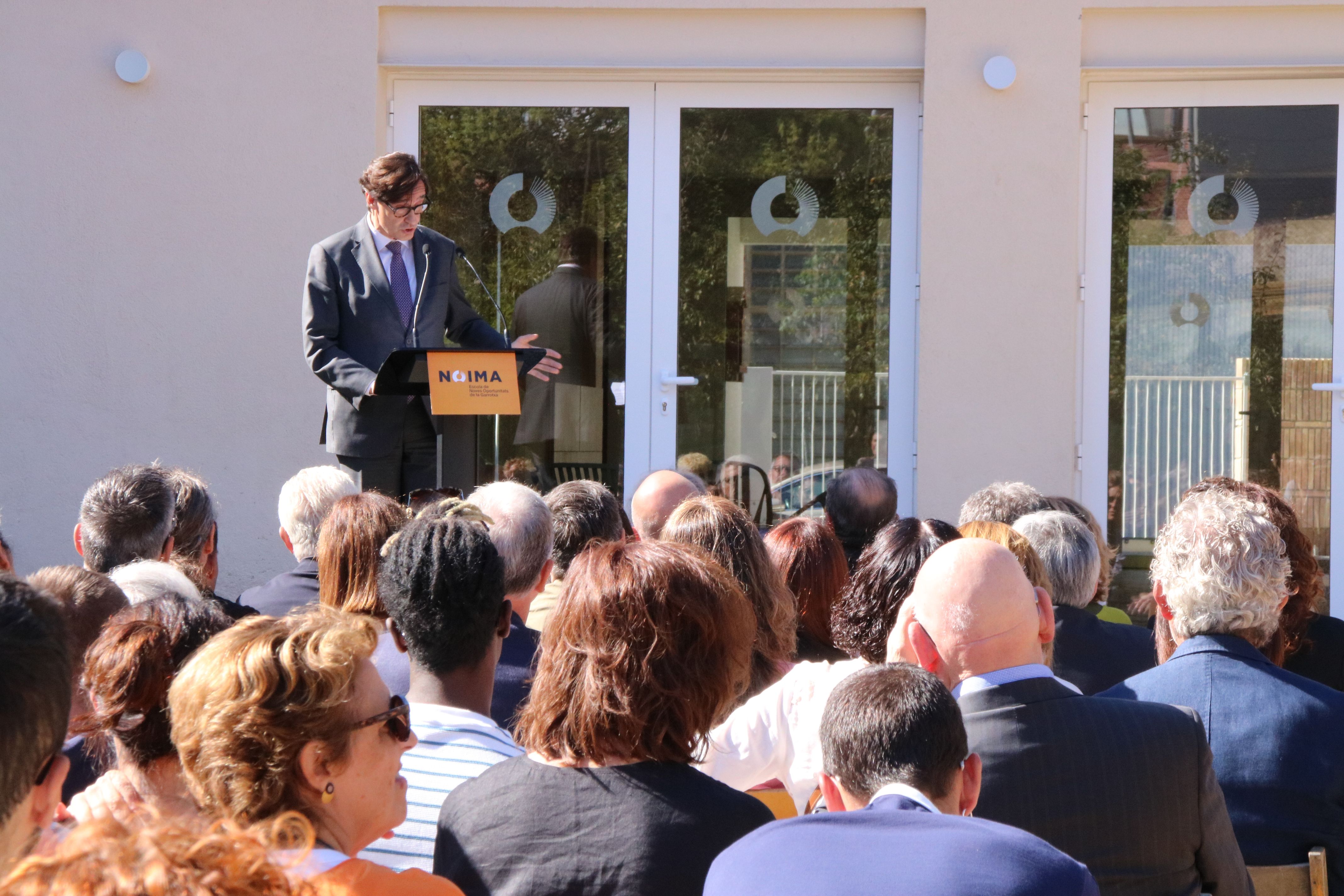 Salvador Illa en la inauguració del Noima a Olot