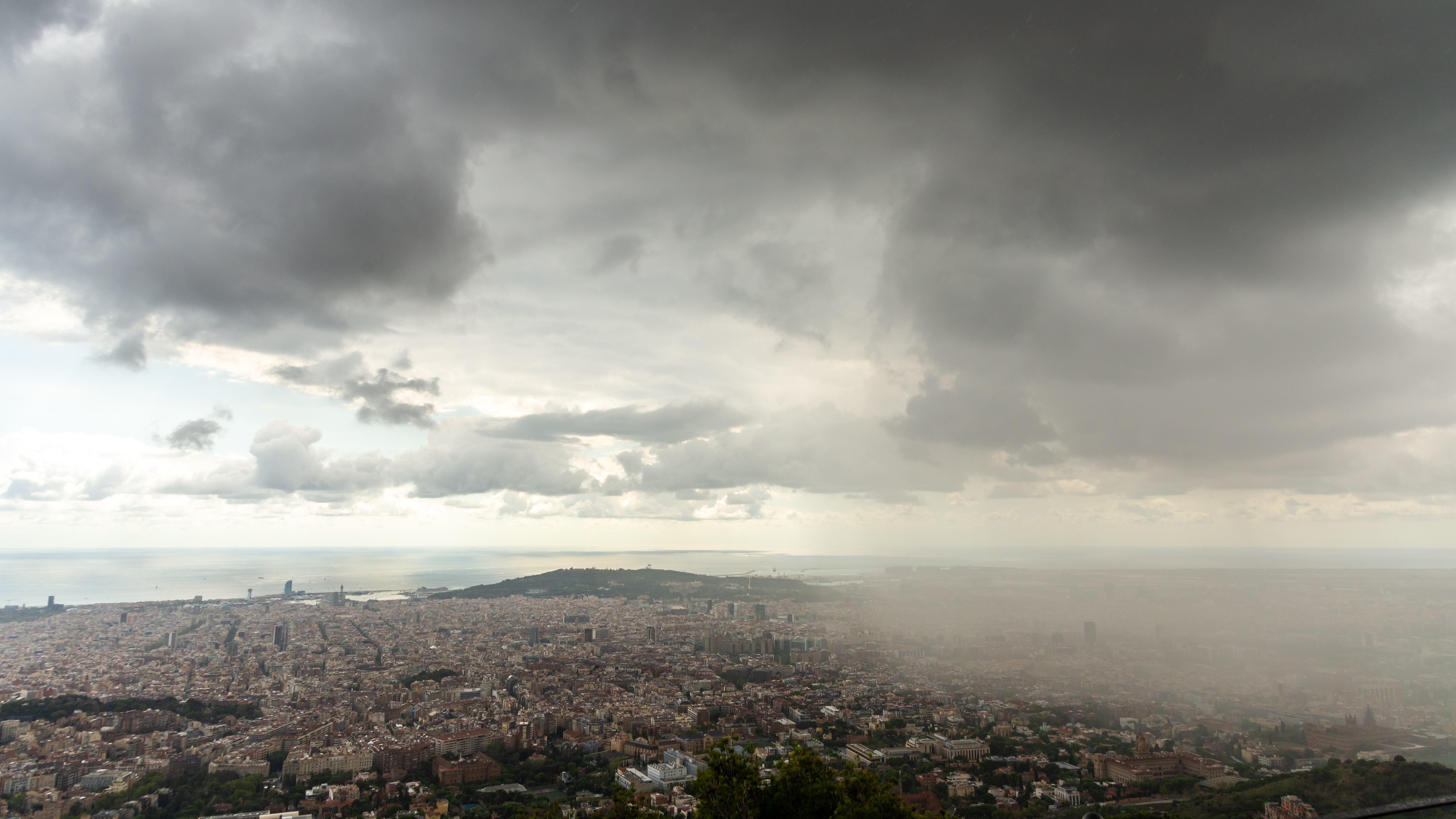 L'arribada de la pluja a Barcelona