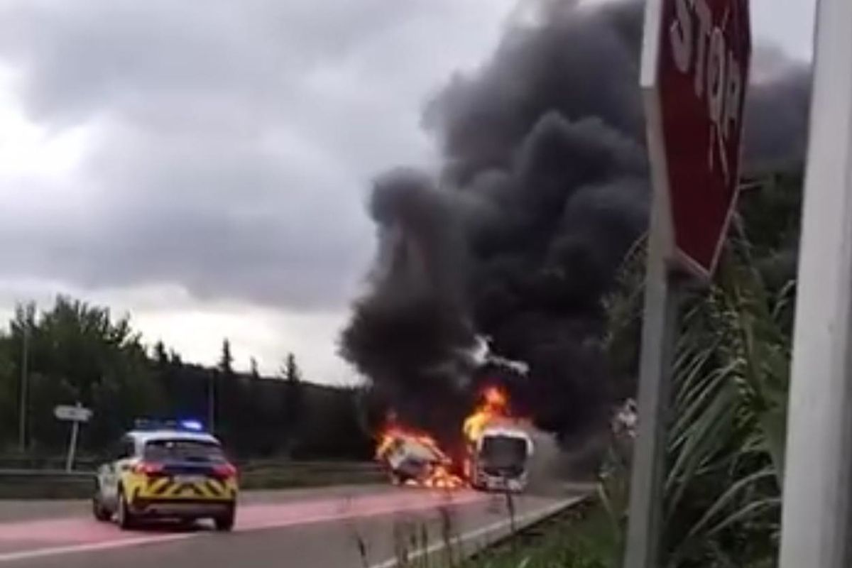 L'accident entre una furgoneta i un autobús a la GI-600 a Tordera