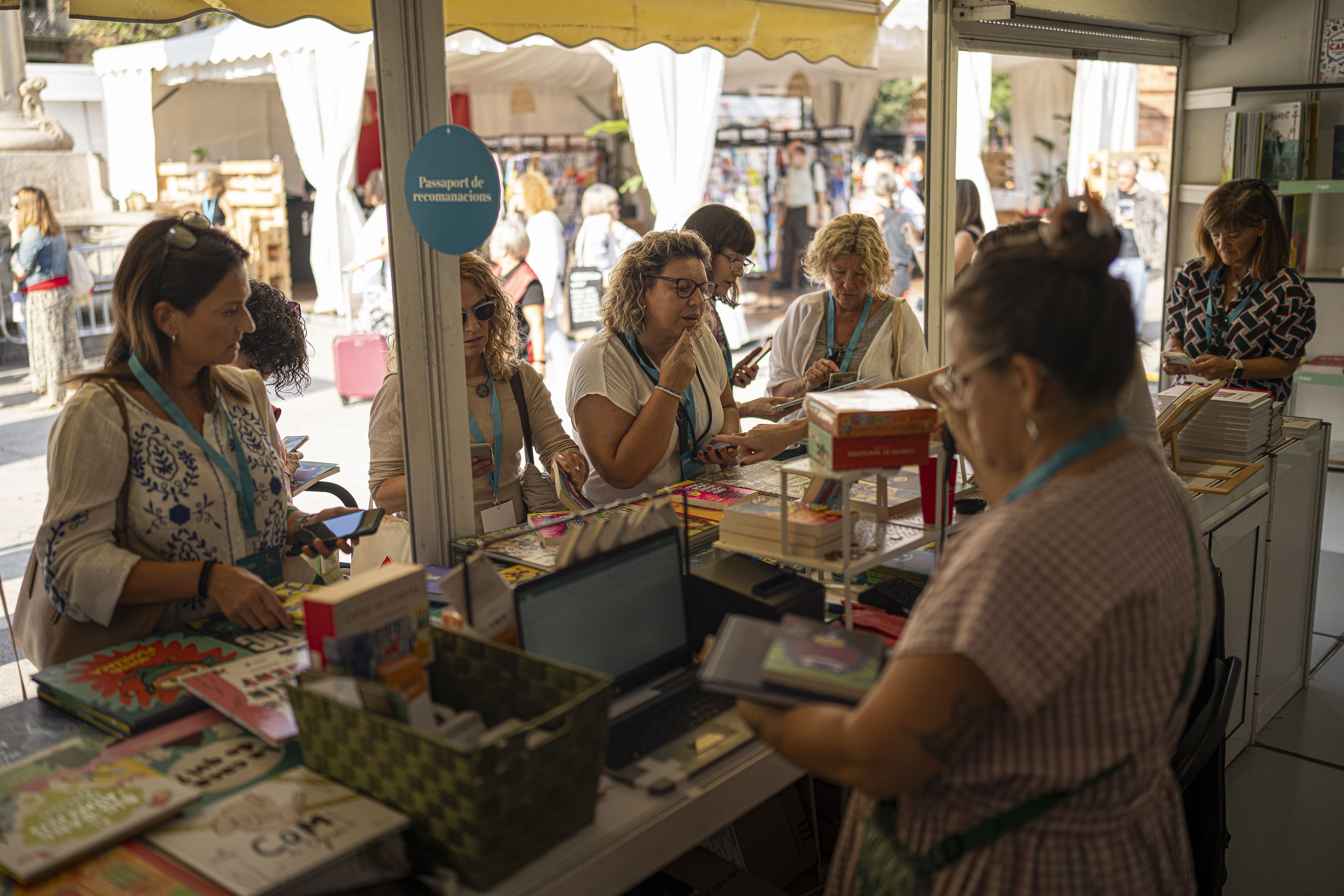 Assistents a La Setmana del Llibre en Català