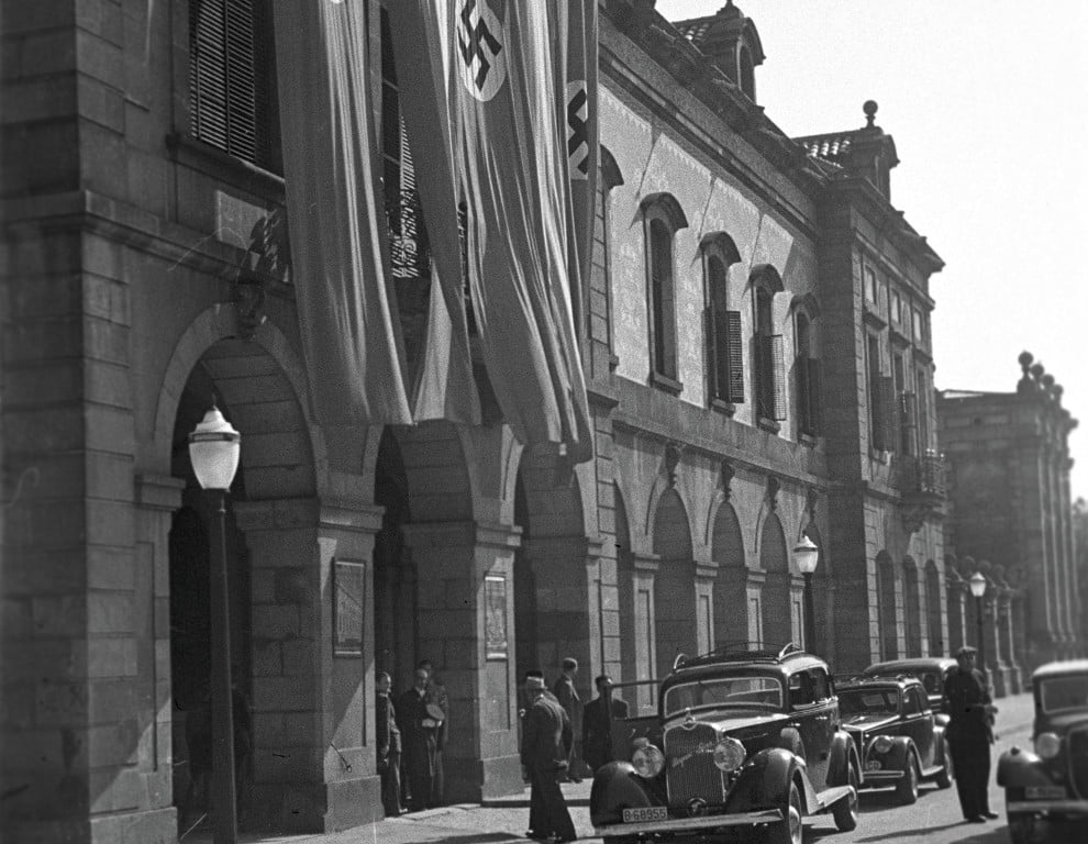 L'actual Parlament, l'octubre de 1942, seu de l'exposició d'arquitectura moderna alemanya.