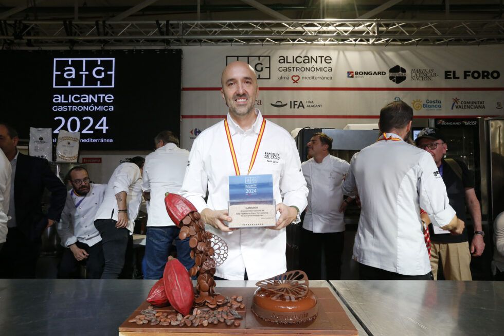 Pachi Larrea, guanyador del millor pastís de xocolata del món