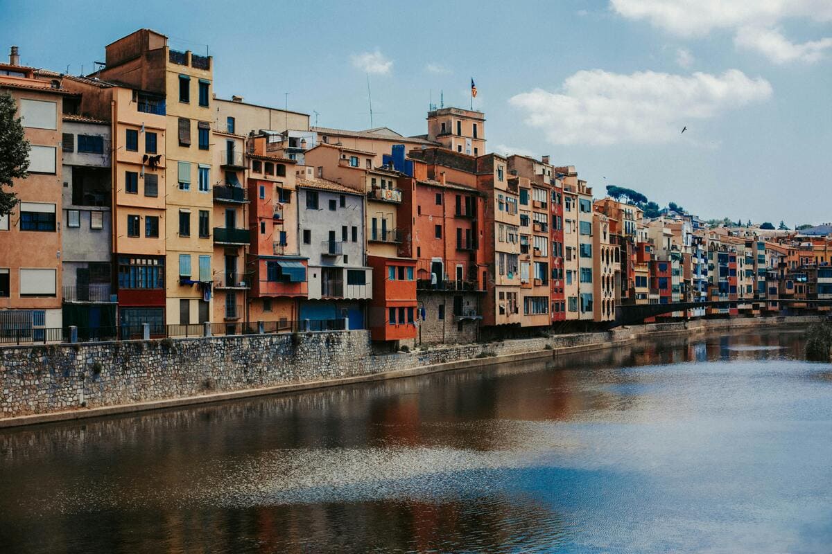 Vistes de Girona i del riu Onyar