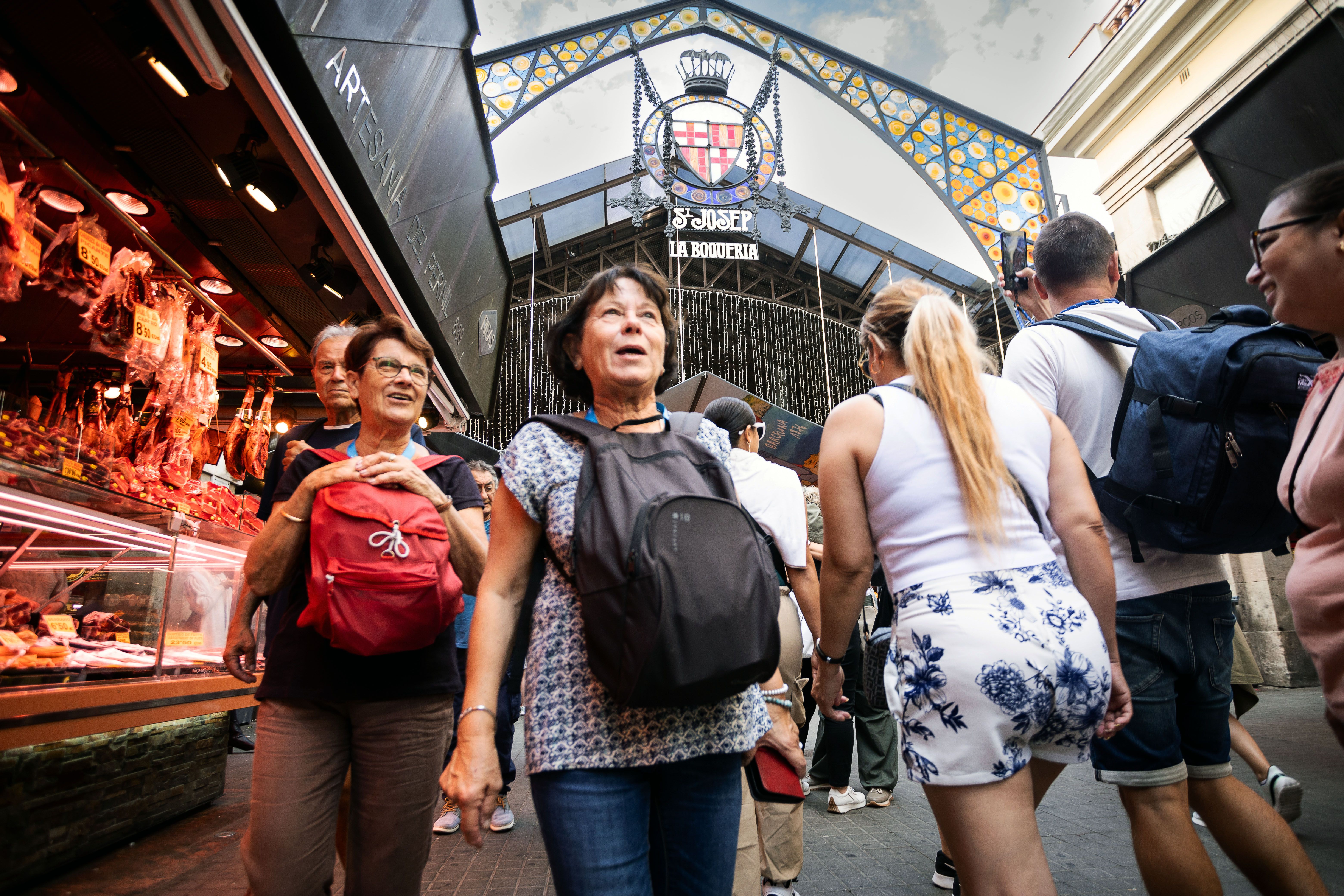 Turistes al Mercat de la Boqueria, aquest matí