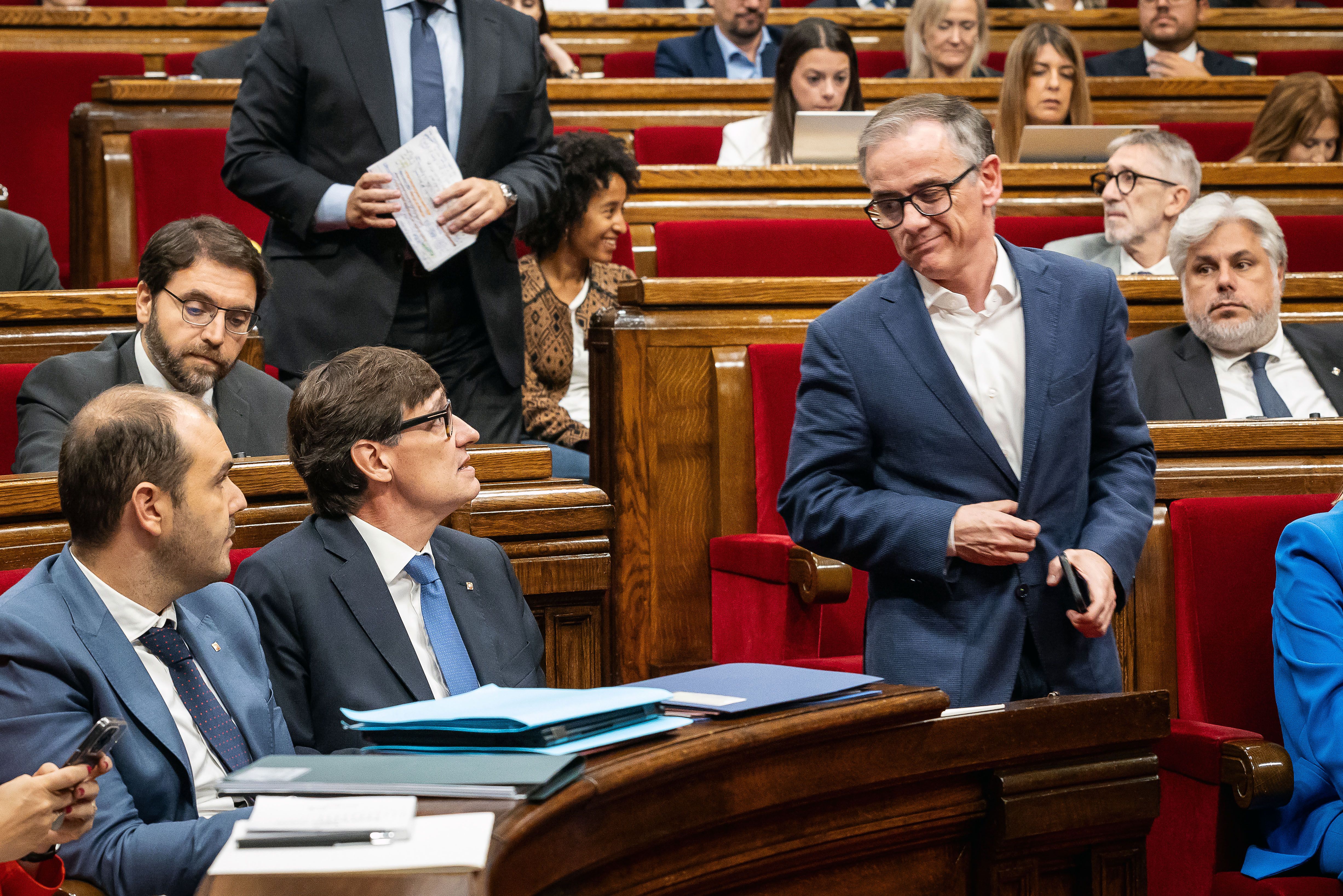 Josep Maria Jové, president parlamentari d'ERC, i Salvador Illa durant el debat de política general