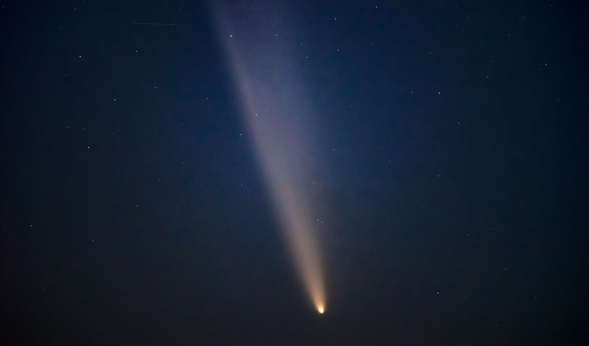 El «cometa del segle» capturat des de Sant Bartomeu del Grau