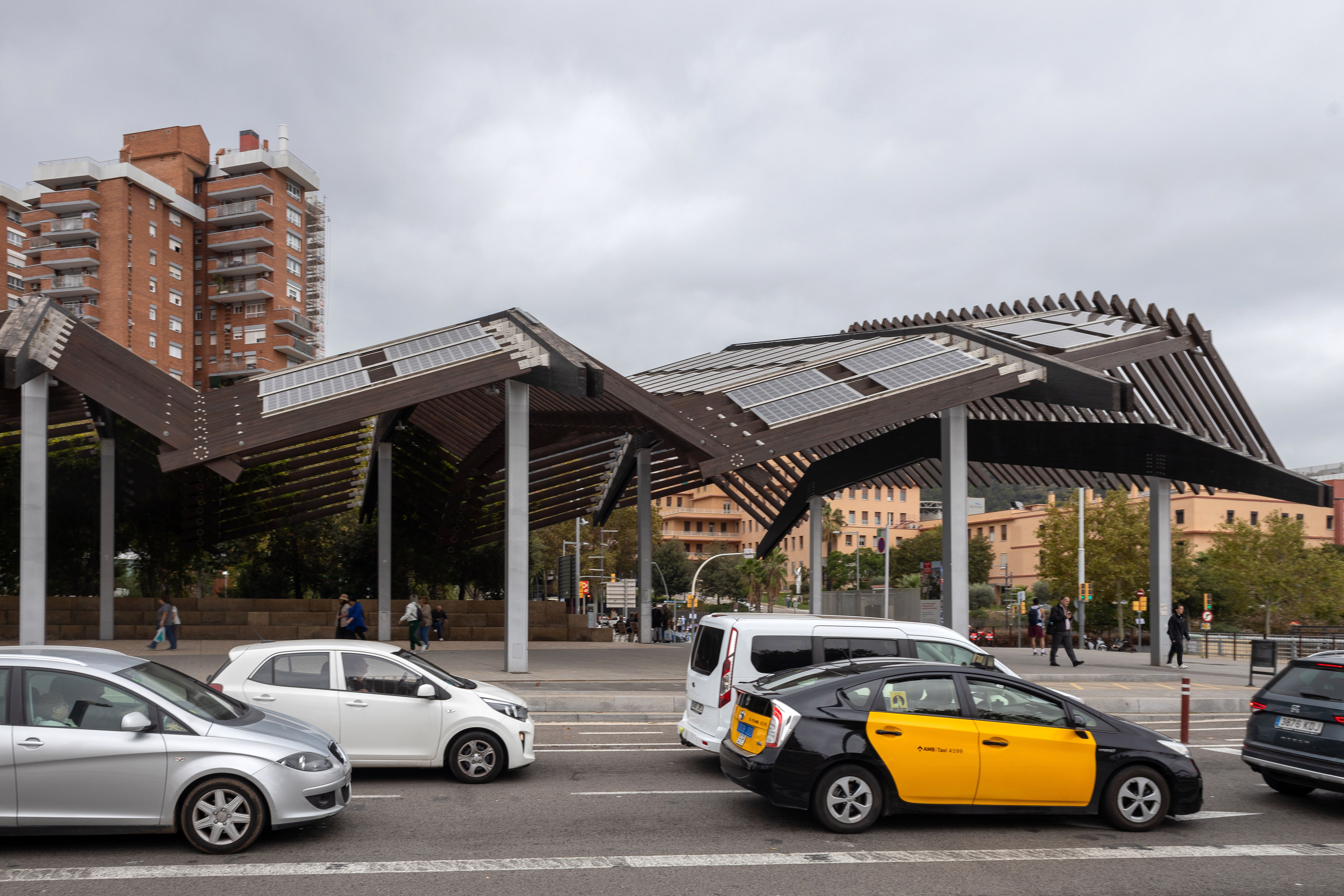 La pèrgola solar de la ronda de Dalt serà una de les que es destinarà a autoconsum compartit