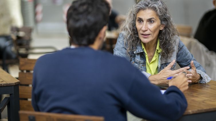 Maria Pau Pigem durant l'entrevista amb Nació