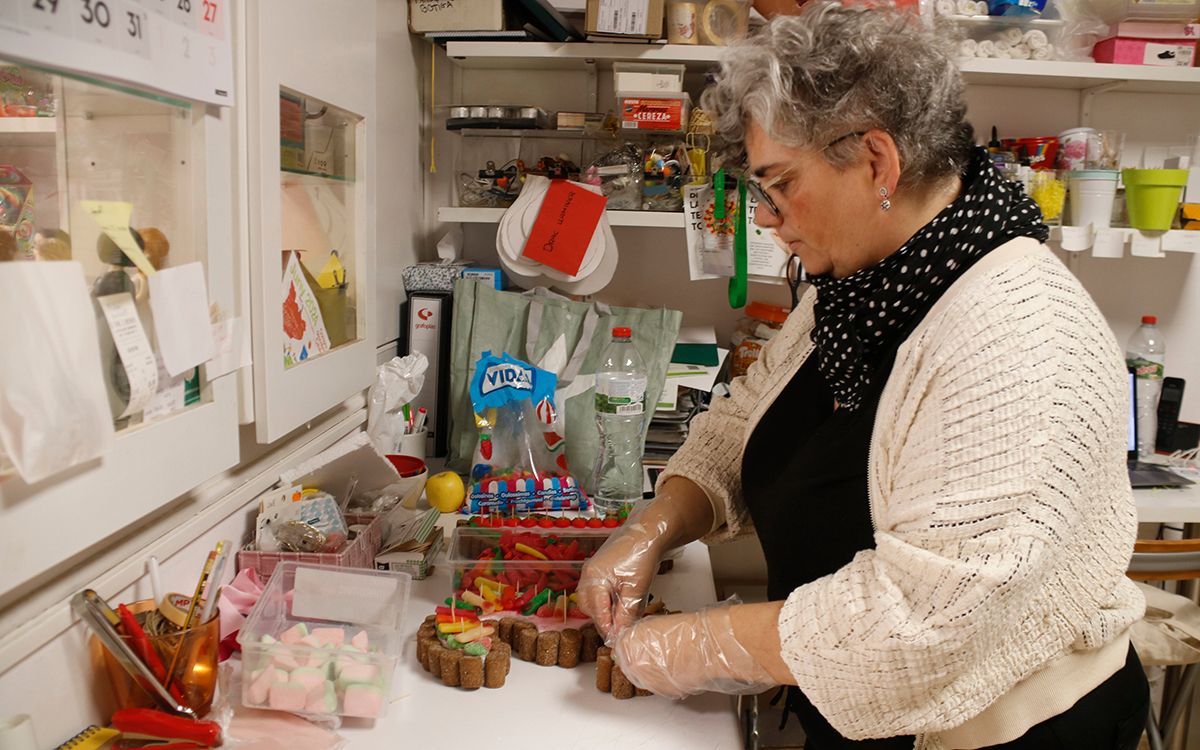 montse crivillers botiga llaminadures centelles comerc local acn lourdes casademont nacio osona