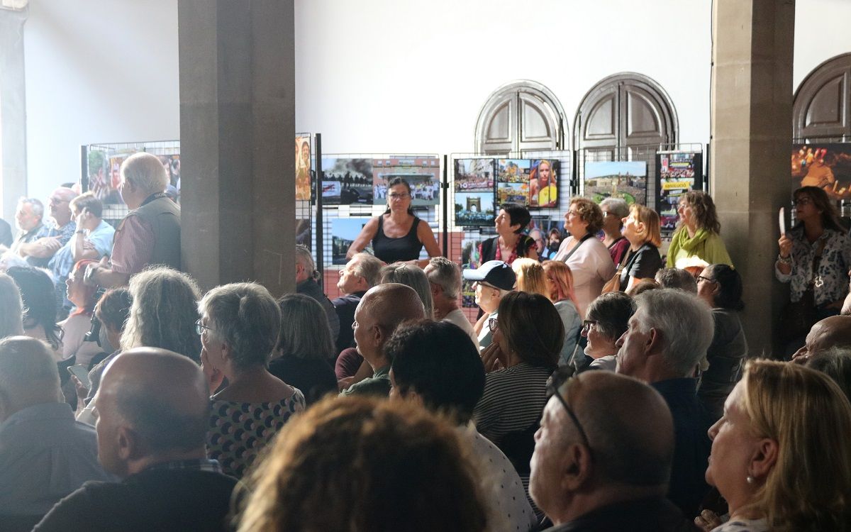 Assistents a un dels actes a Arenys de Mar per commemorar el setè aniversari de l'1-O