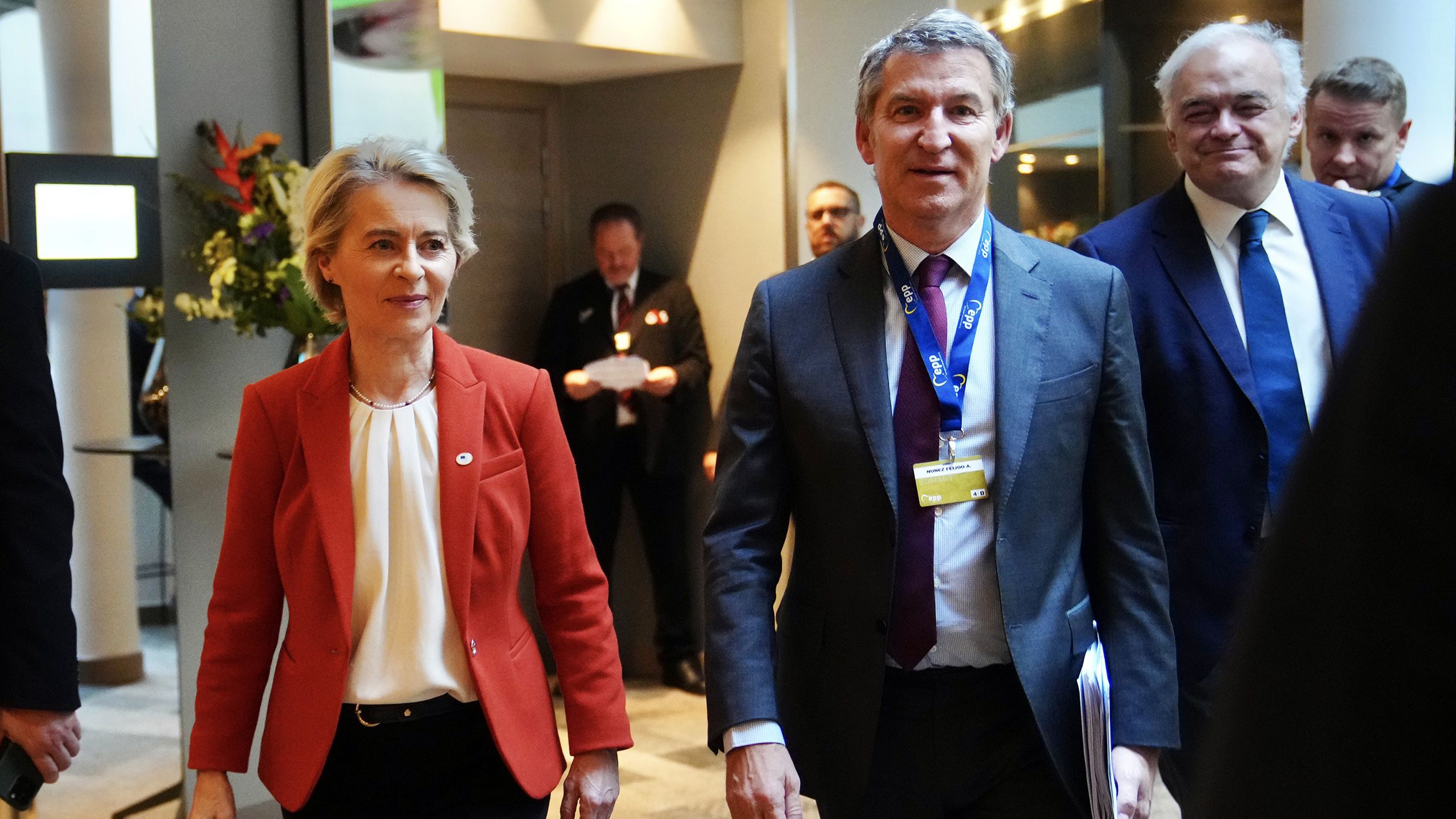 La presidenta de la Comissió Europea, Úrsula Von der Leyen, i el líder del PP, Alberto Núñez Feijóo