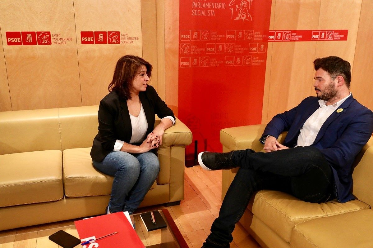El portaveu d'ERC al Congrés, Gabriel Rufián, i la portaveu del PSOE, Adriana Lastra, en una imatge d'arxiu
