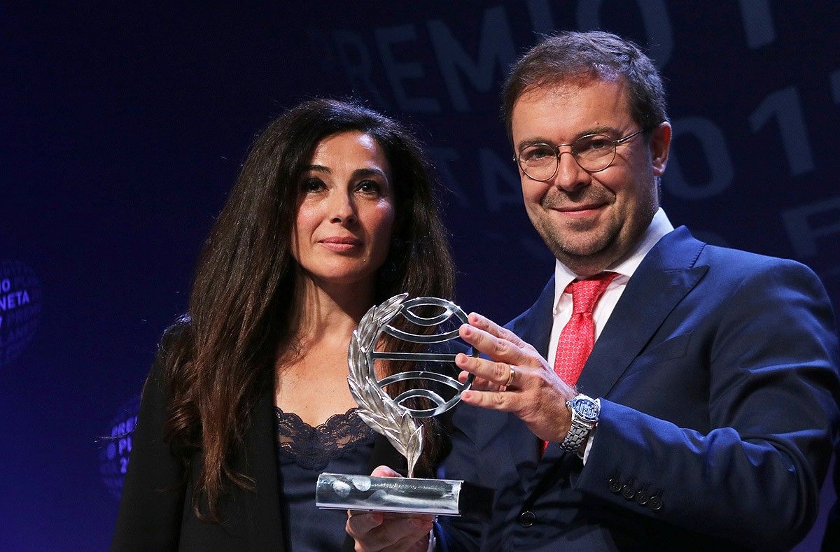 Javier Sierra, guanyador del Premi Planeta 2017, i Cristina López Barrio, finalista