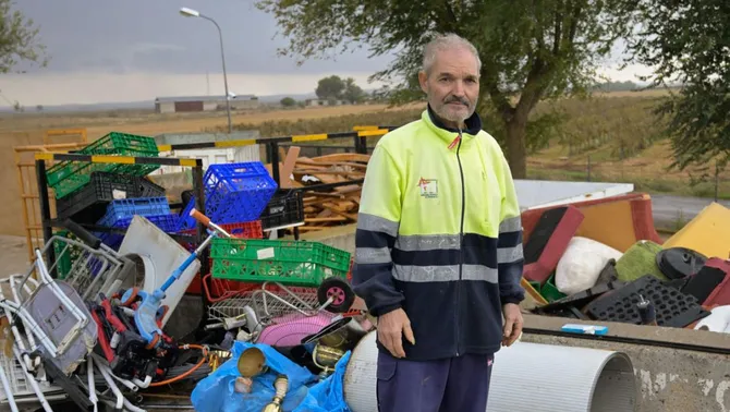 En Juan Carlos al seu lloc de feina, on es van trobar els 63.000 euros