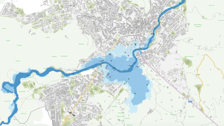 Imatge de la zona inundable d'Olot. Els tons de blau indiquen el període de retorn (10, 100 o 500 anys, de més a menys fosc))