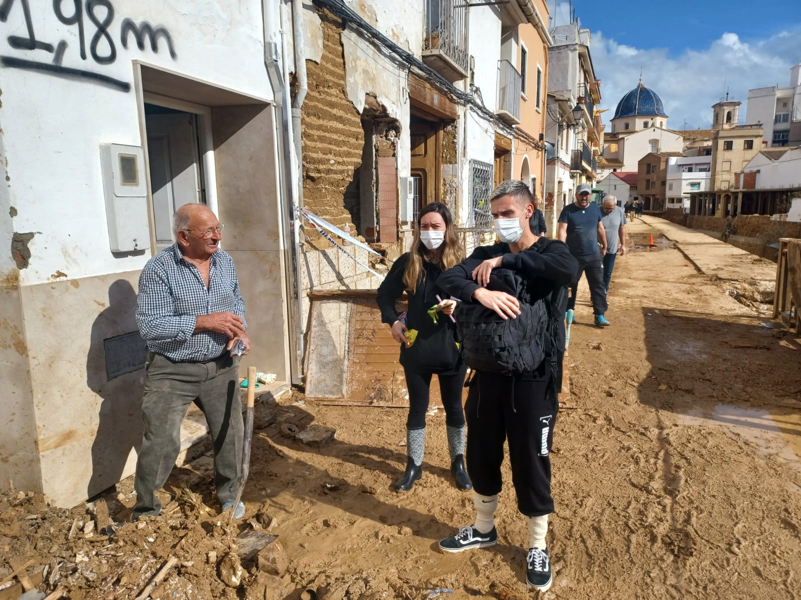 Els veïns de Xiva s'han organitzat en una anarquia solidària per sobreviure al temporal del País Valencià