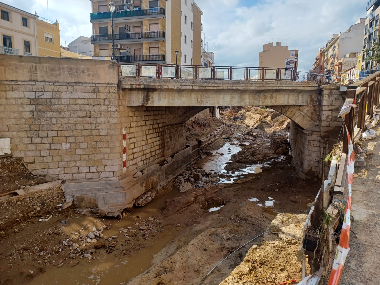 Els veïns de Xiva s'han organitzat en una anarquia solidària per sobreviure al temporal del País Valencià