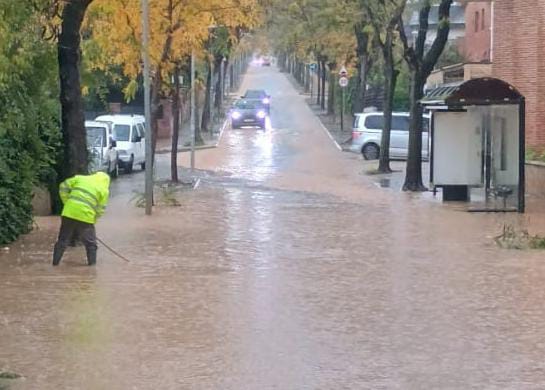 Carrer inundat a Sant Cugat per la DANA