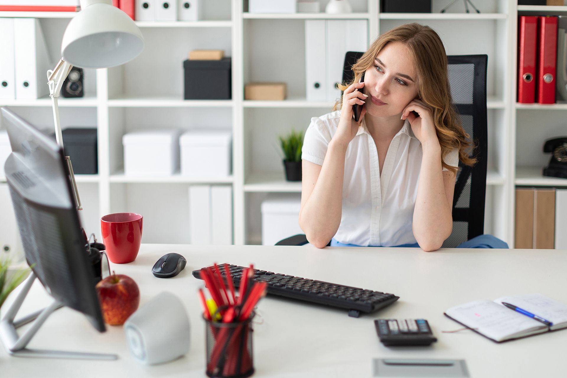 Imatge d'una dona en una empresa