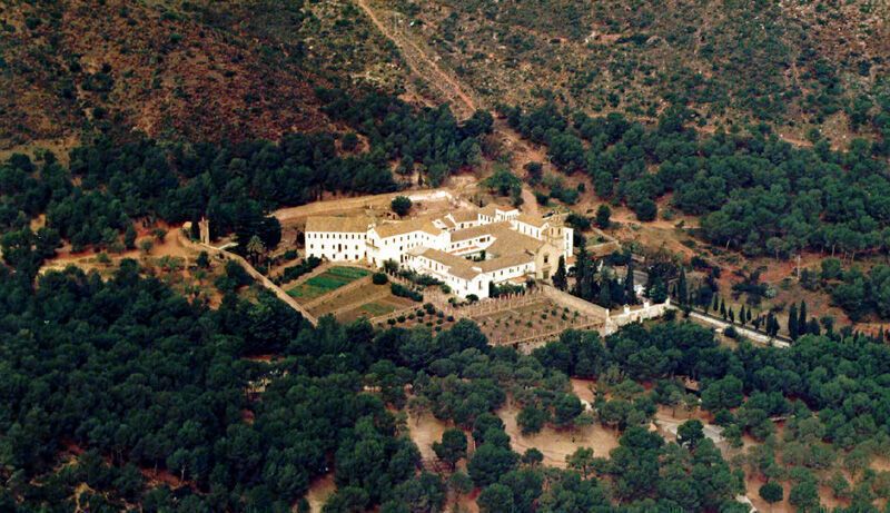 El monestir de Sant Esperit, al municipi de Gilet, vist des de l'aire