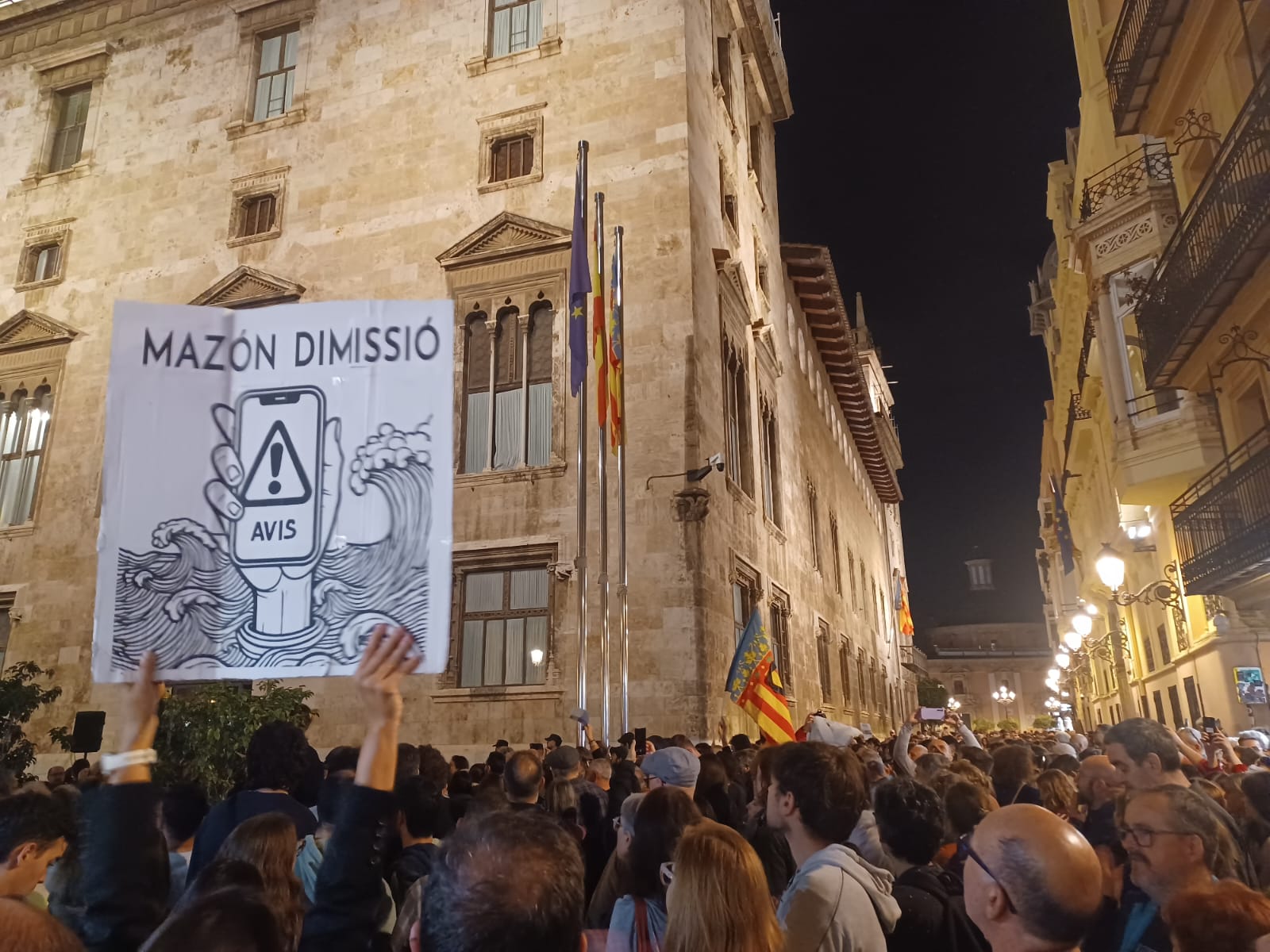 La manifestació contra el govern de Carlos Mazón a València