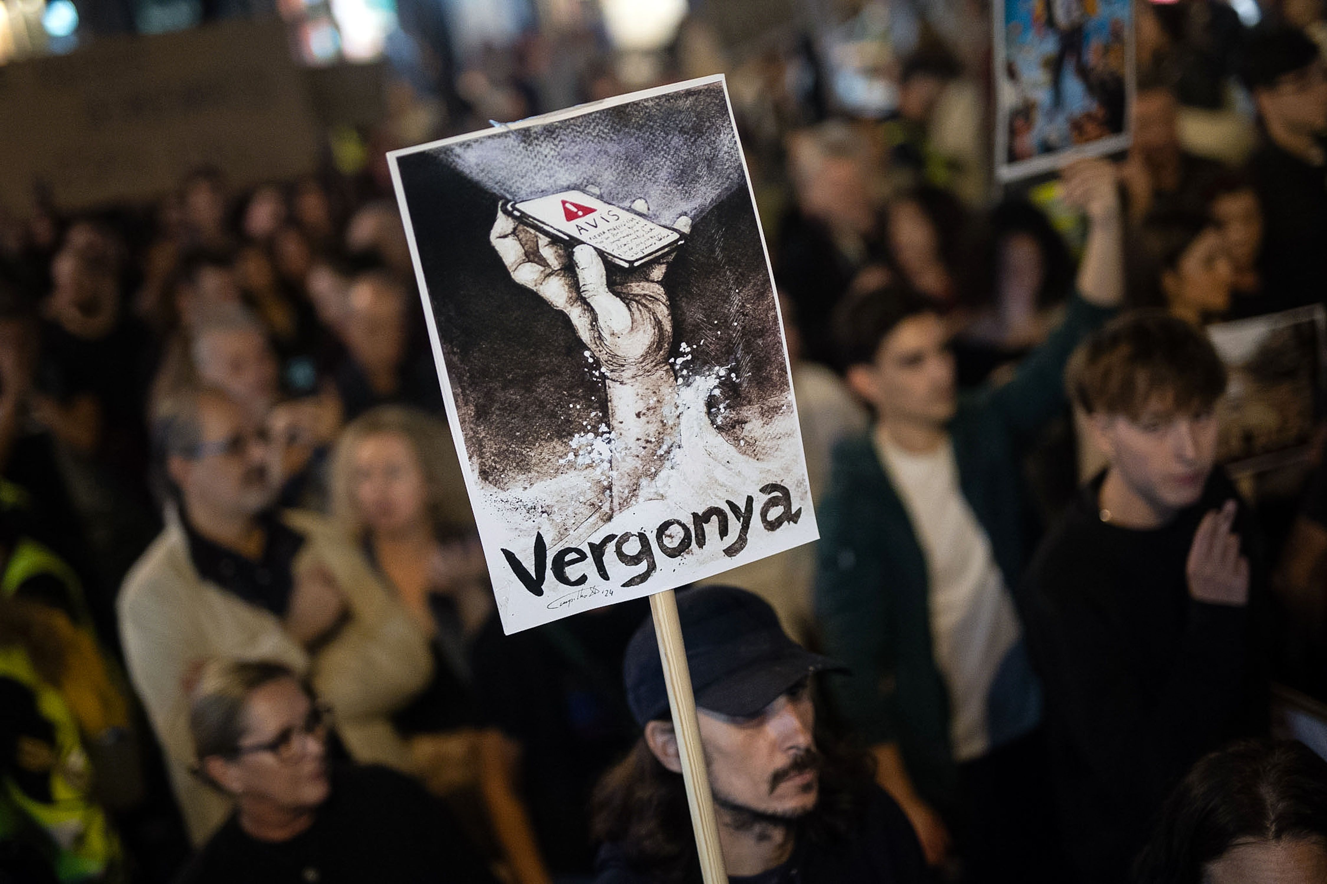 Manifestació a València per exigir la dimissió del president de la Generalitat, Carles Mazón