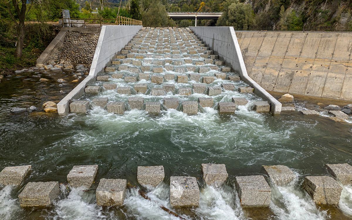 La rampa per a peixos de flux ascendent construïda al Molí d'Orís.