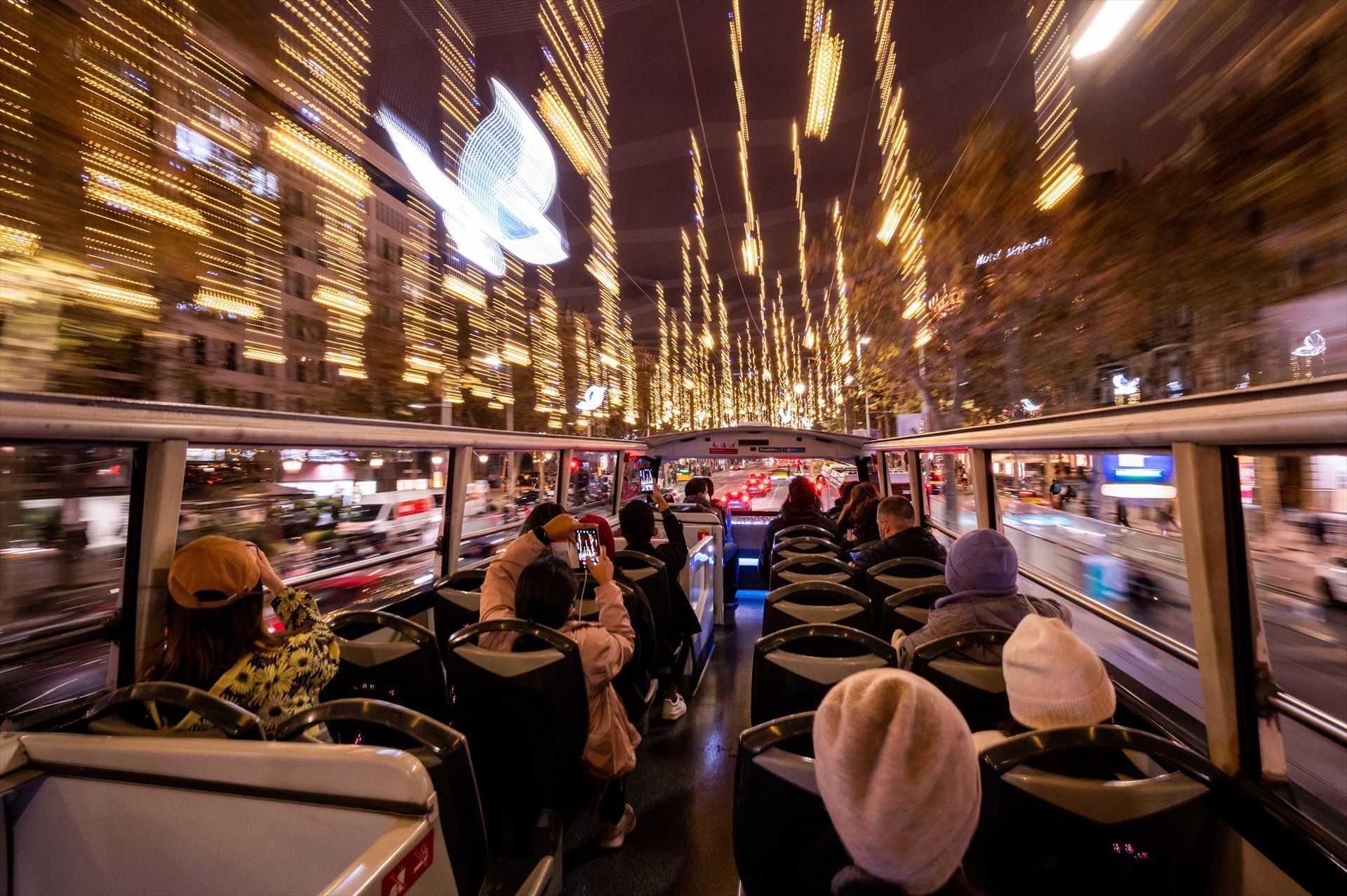 Un grup, a bord de l'autobús nadalenc