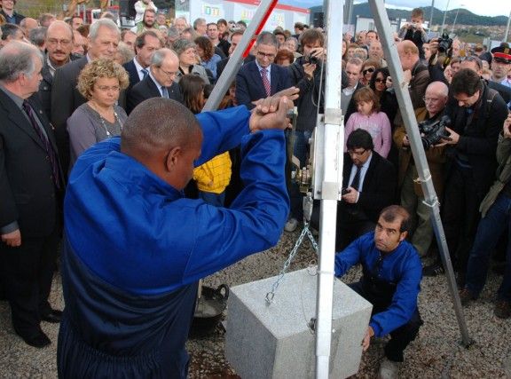 Imatge d'arxiu de la primera pedra de l'Hospital d'Olot i Comarcal de la Garrotxa el novembre de 2014