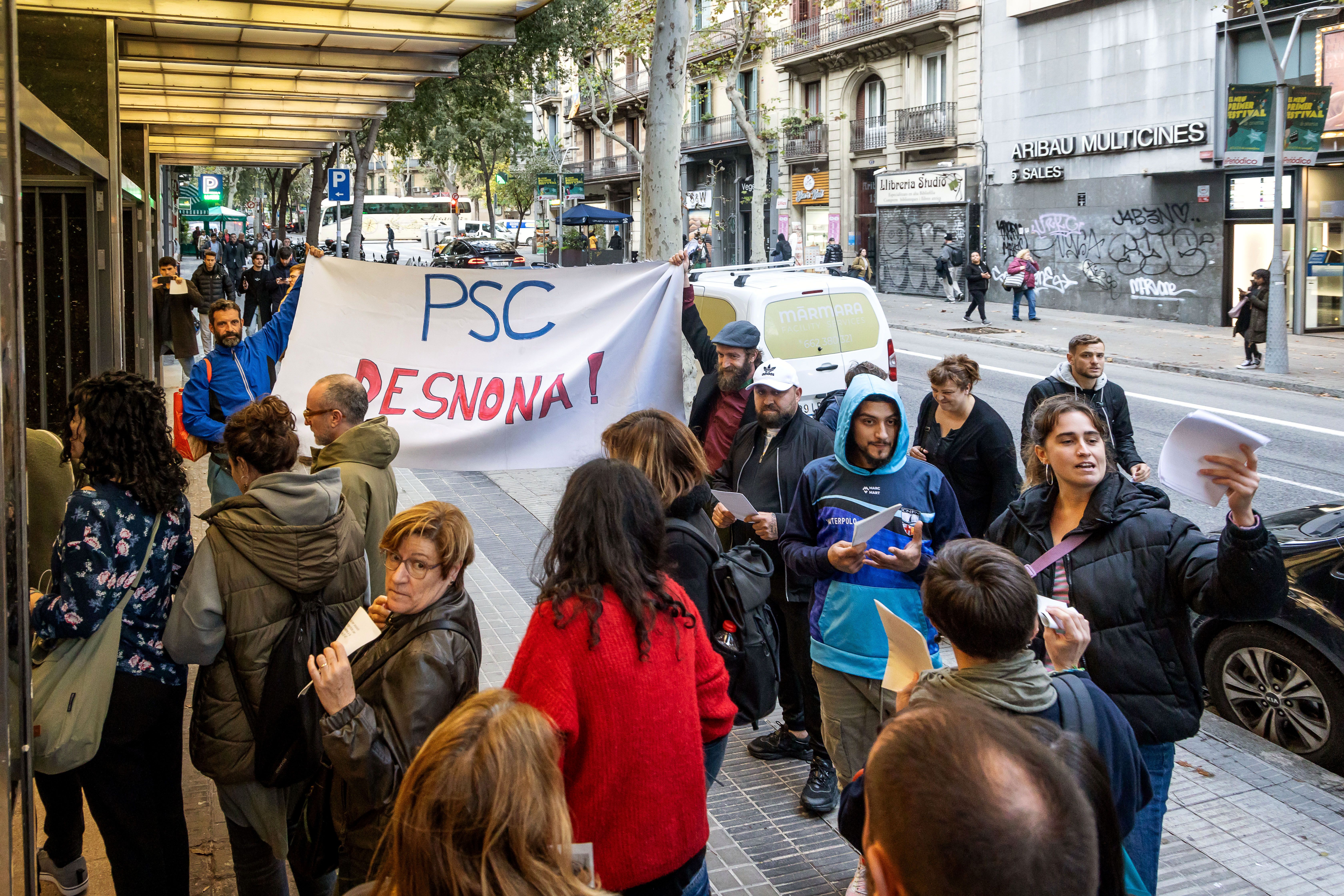 Acció de protesta contra els desallotjaments d'assentaments barraquistes