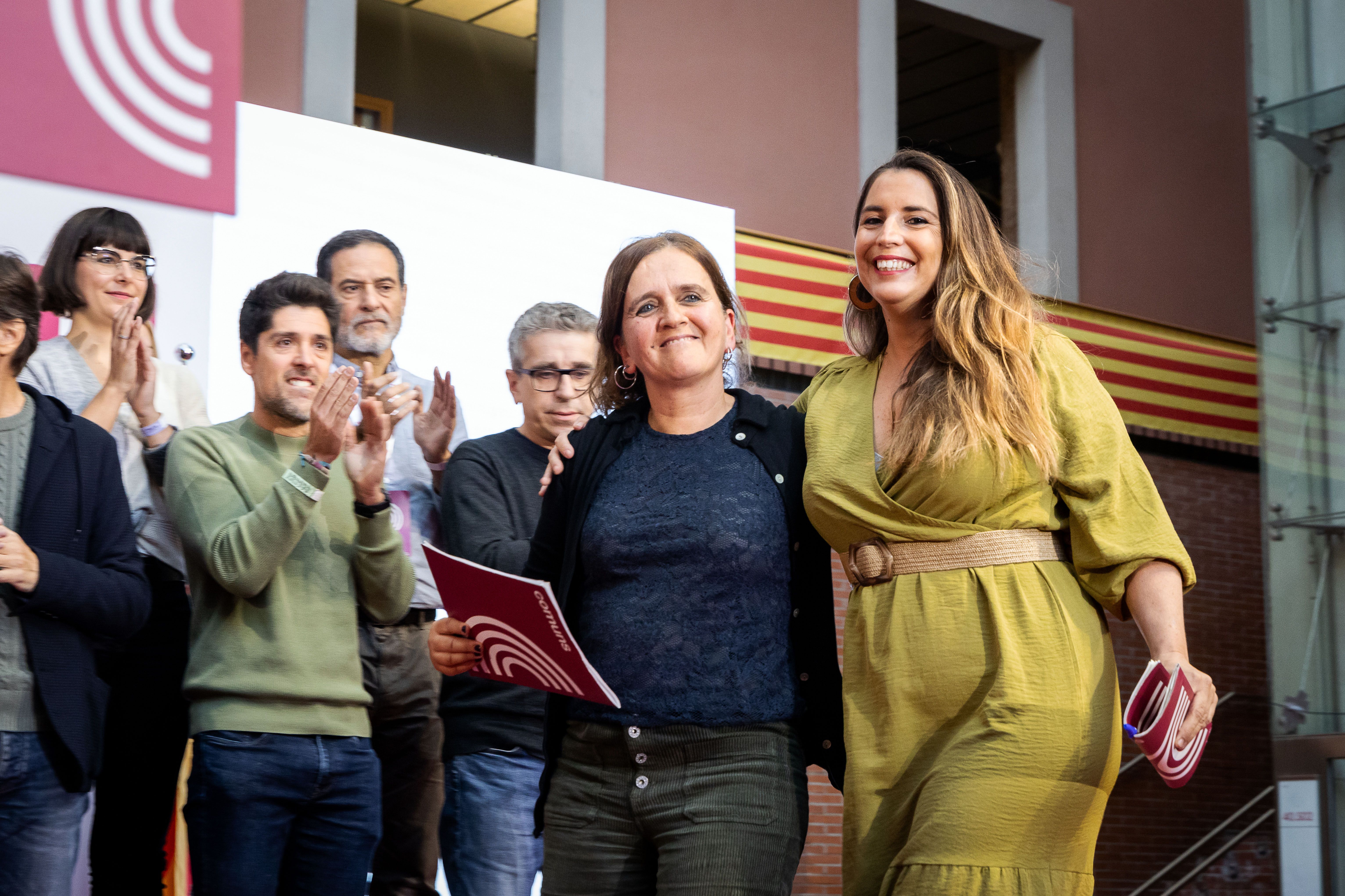 Gemma Tarafa i Candela López, durant l'assemblea nacional dels comuns