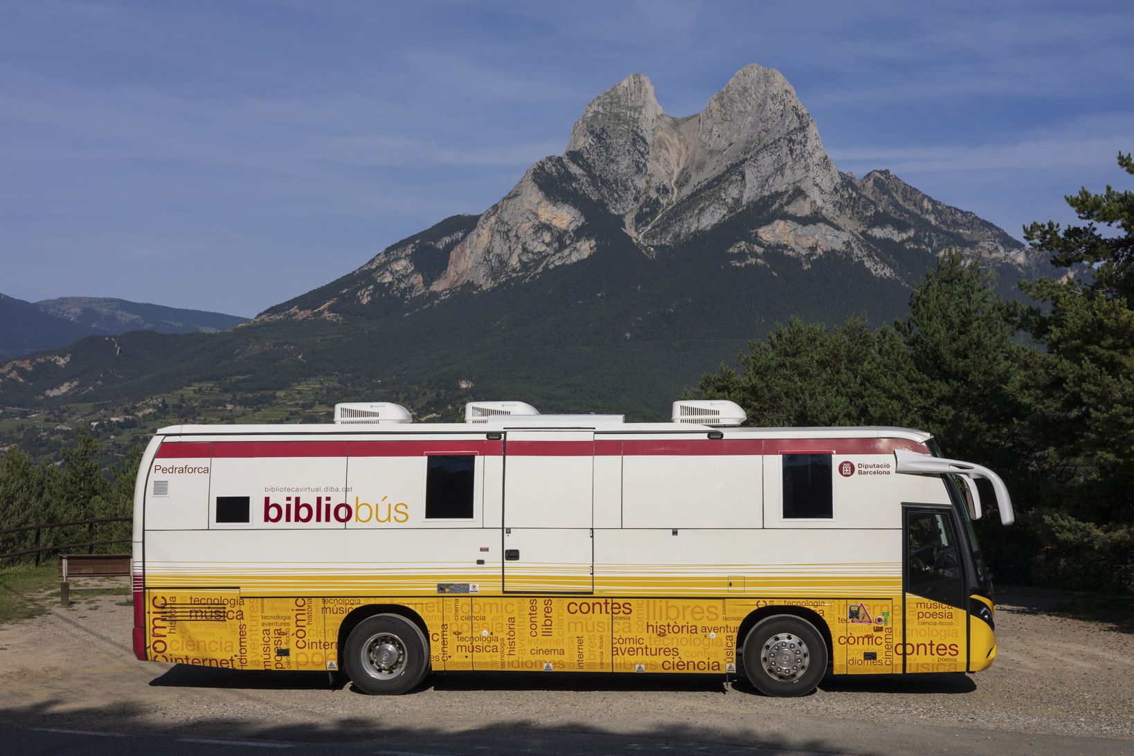 El bibliobús Pedraforca dona servei a les poblacions del Berguedà