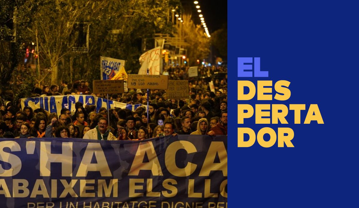 La capçalera de la manifestació que dissabte va recórrer els carrers de Barcelona per demanar una rebaixa dels lloguers