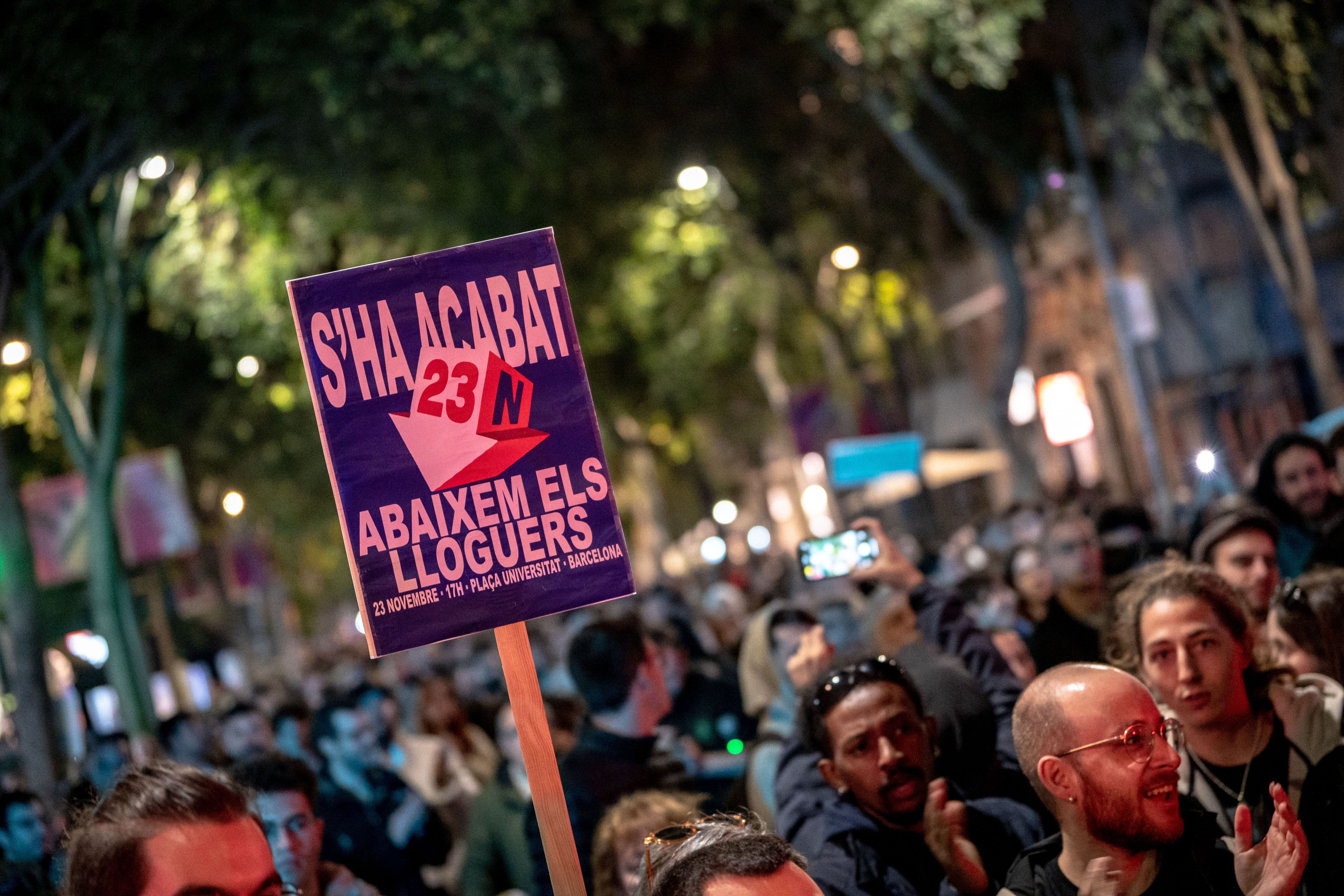 Manifestació per abaixar els lloguers celebrada aquest dissabte a Barcelona.