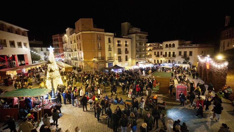 La Fira de Nadal de Caldes de Montbui té com a epicentre la plaça de la Font del Lleó Foto: Aj Caldes