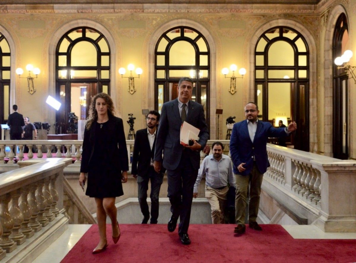 Els diputats del PP, entrant al Parlament de Catalunya
