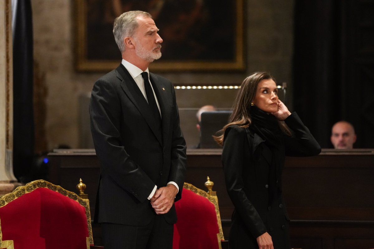 Els reis Felip VI i Letícia, durant la missa funeral pels morts en les inundacions provocades per la dana, a la Catedral de València