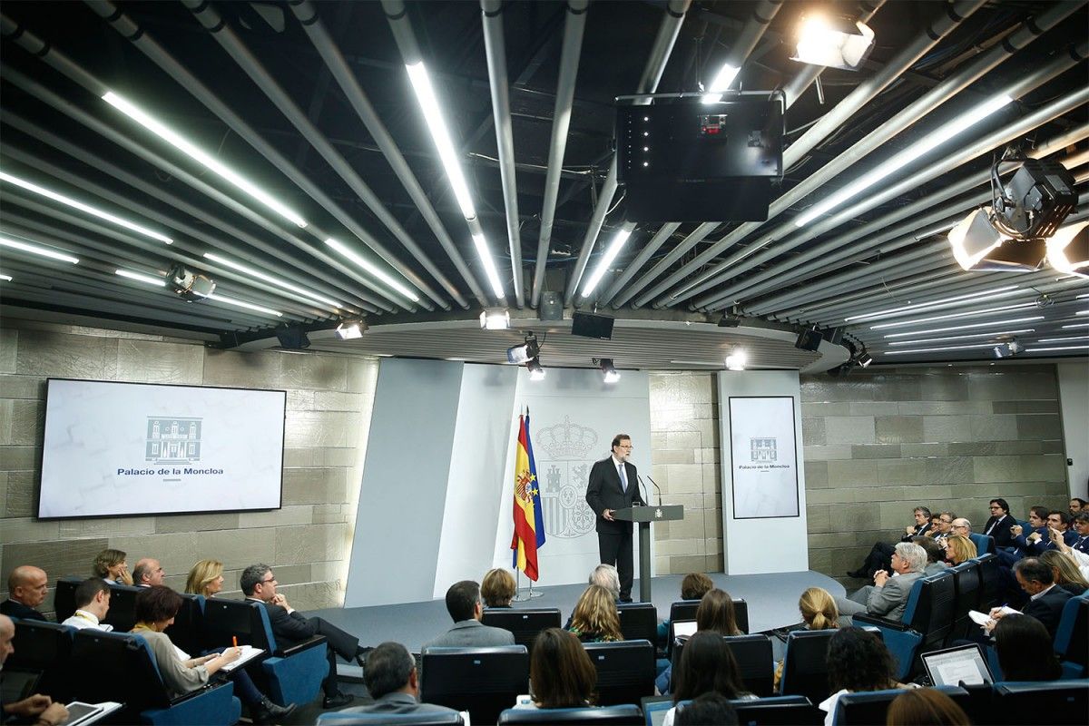 Mariano Rajoy anunciant eleccions catalanes el 21 de desembre