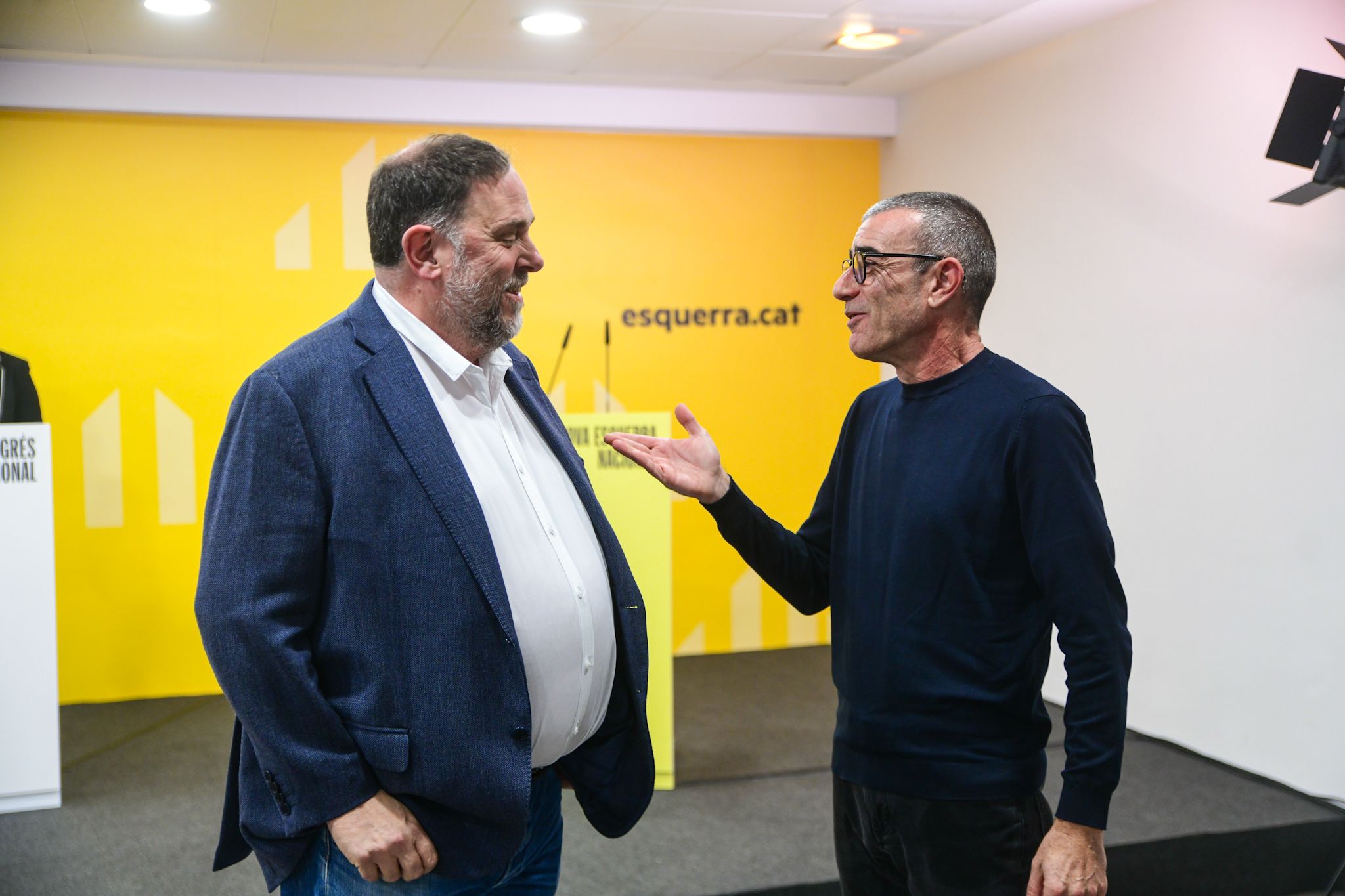 Oriol Junqueras i Xavier Godàs, abans de començar el debat a ERC.