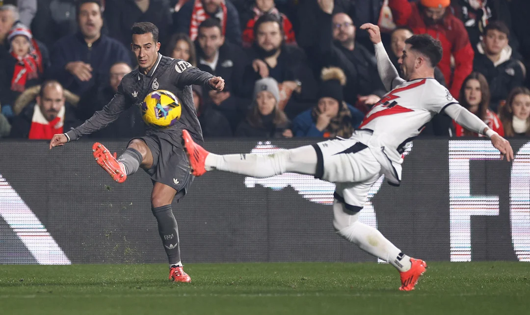 Una jugada del partit entre el Rayo i el Madrid