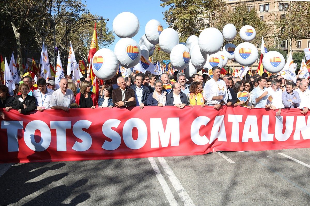 Els líders de C's, PSC i PP a la capçalera de la manifestació convocada per Societat Civil Catalana